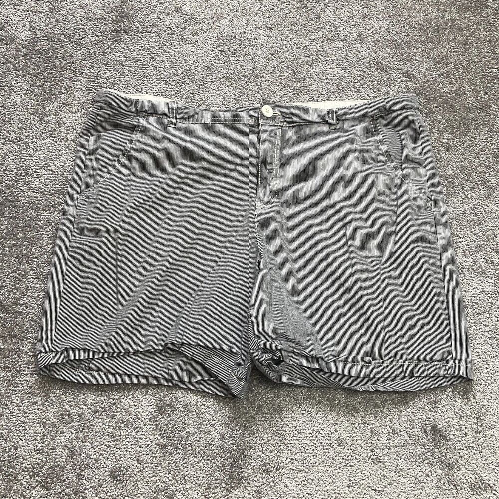 Faded Glory Chino Bermuda Shorts Womens 18 Blue Striped Pockets High Rise Knit